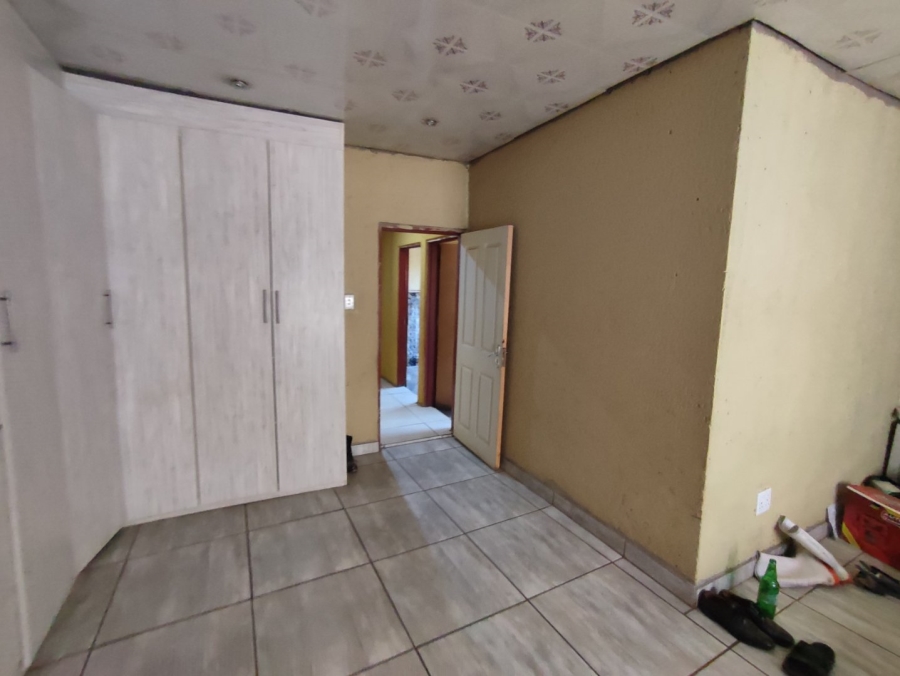  Bedroom Property for Sale in Langaville Gauteng