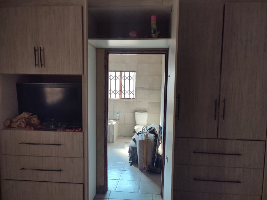  Bedroom Property for Sale in Langaville Gauteng