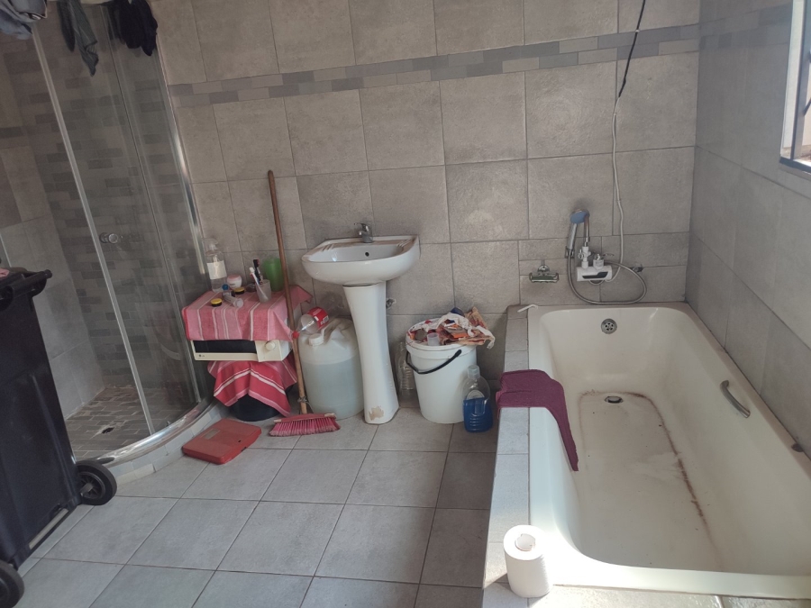  Bedroom Property for Sale in Langaville Gauteng