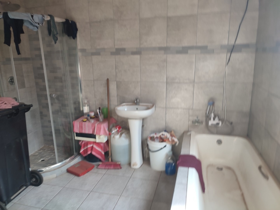  Bedroom Property for Sale in Langaville Gauteng