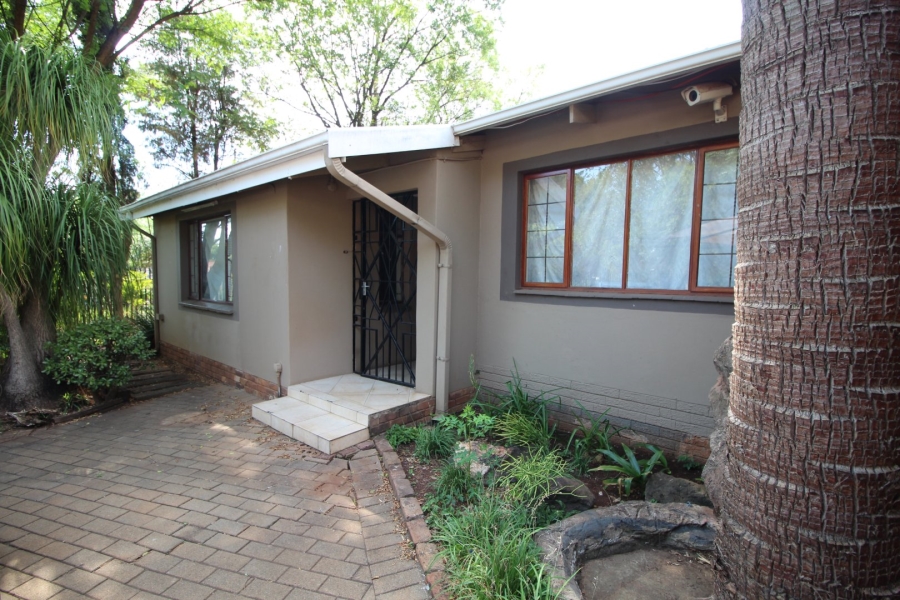 To Let 4 Bedroom Property for Rent in Valhalla Gauteng