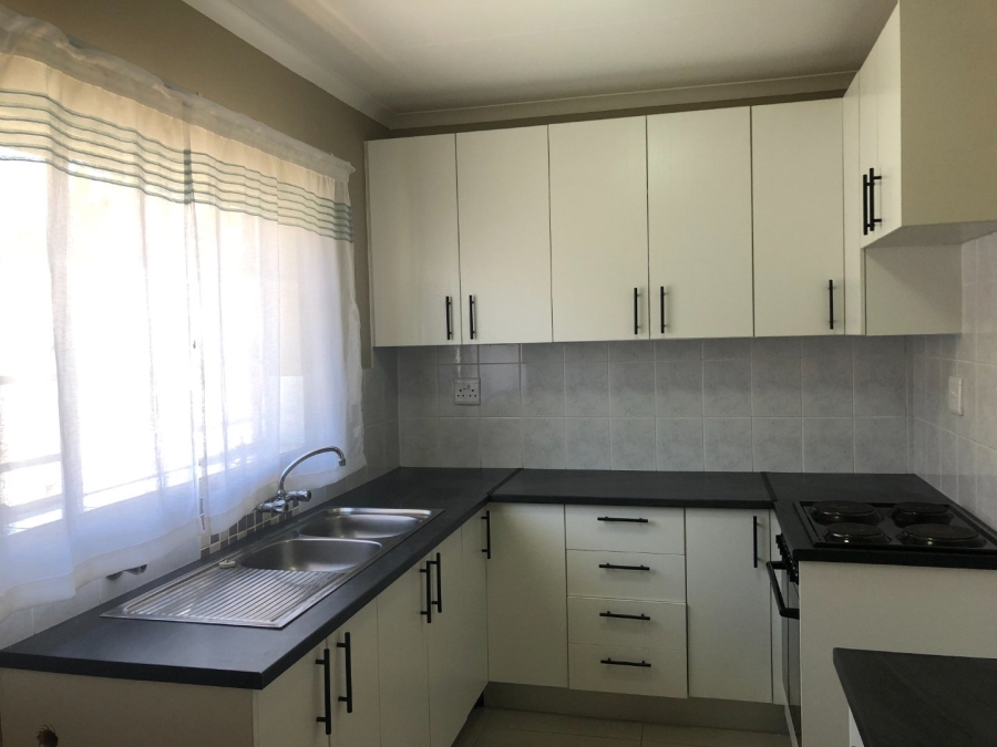 To Let 2 Bedroom Property for Rent in Allens Nek Gauteng