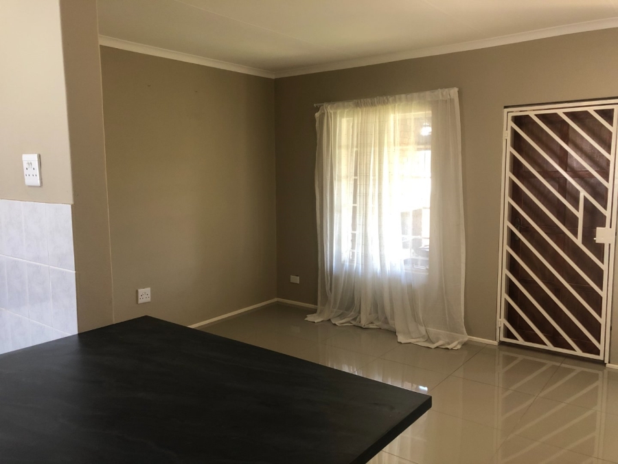 To Let 2 Bedroom Property for Rent in Allens Nek Gauteng