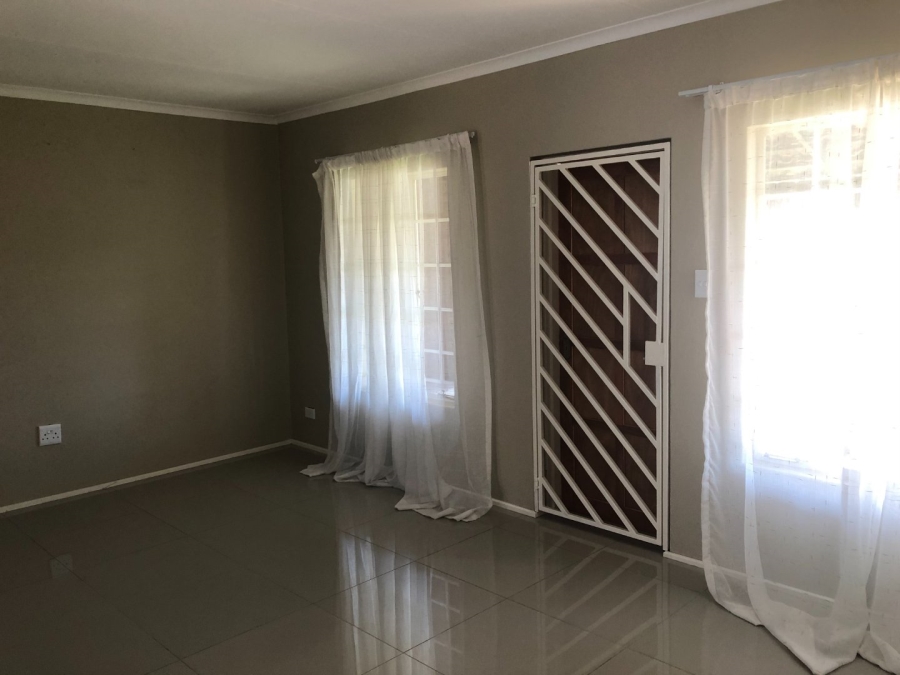 To Let 2 Bedroom Property for Rent in Allens Nek Gauteng