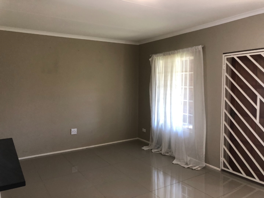 To Let 2 Bedroom Property for Rent in Allens Nek Gauteng