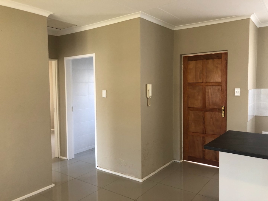 To Let 2 Bedroom Property for Rent in Allens Nek Gauteng