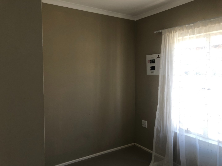 To Let 2 Bedroom Property for Rent in Allens Nek Gauteng