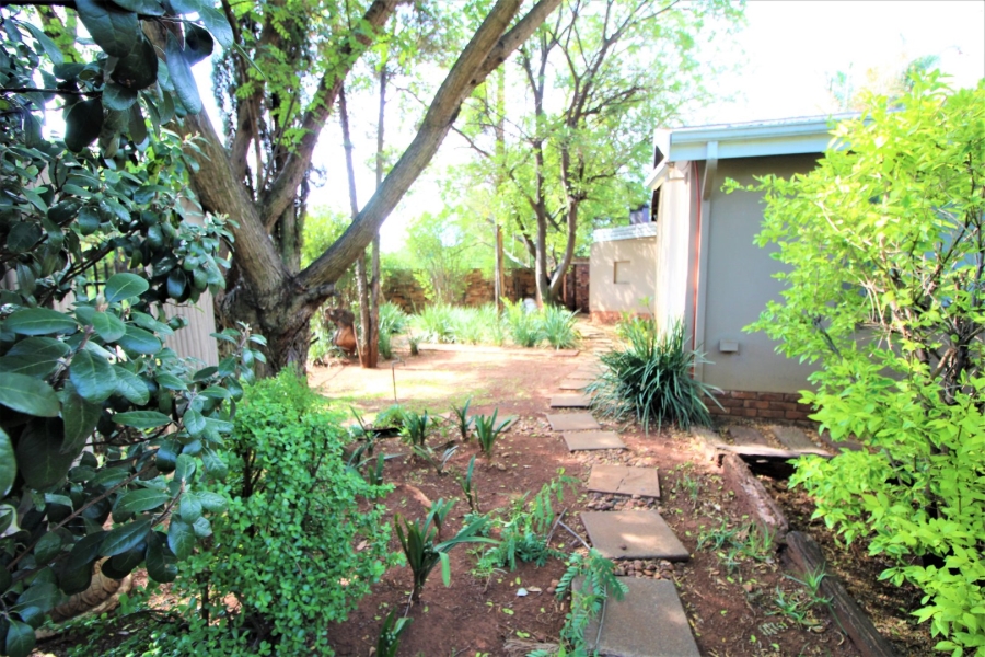 To Let 6 Bedroom Property for Rent in Valhalla Gauteng