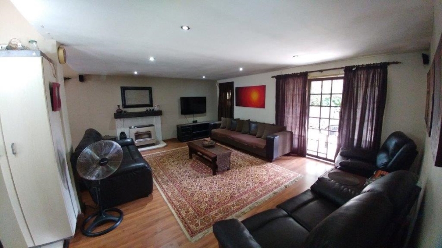 To Let 6 Bedroom Property for Rent in Valhalla Gauteng