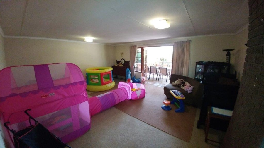 To Let 6 Bedroom Property for Rent in Valhalla Gauteng