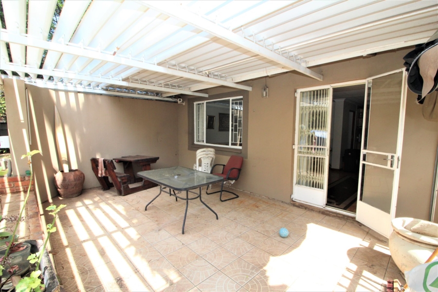 To Let 6 Bedroom Property for Rent in Valhalla Gauteng