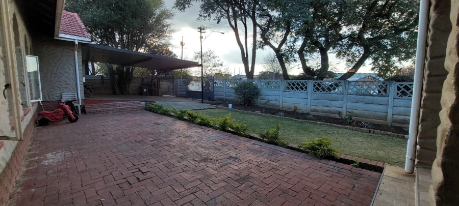 3 Bedroom Property for Sale in Tulisa Park Gauteng