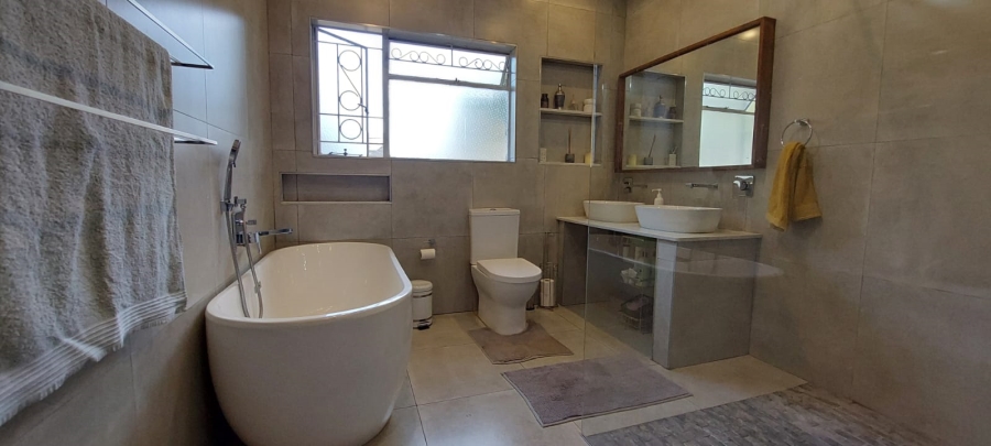 3 Bedroom Property for Sale in Tulisa Park Gauteng