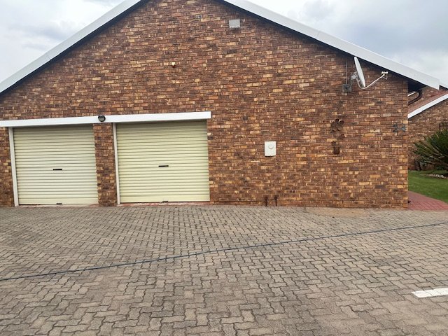 2 Bedroom Property for Sale in Wilro Park Gauteng