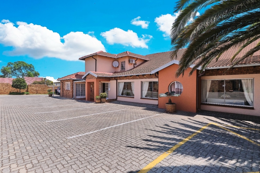 2 Bedroom Property for Sale in Wilro Park Gauteng