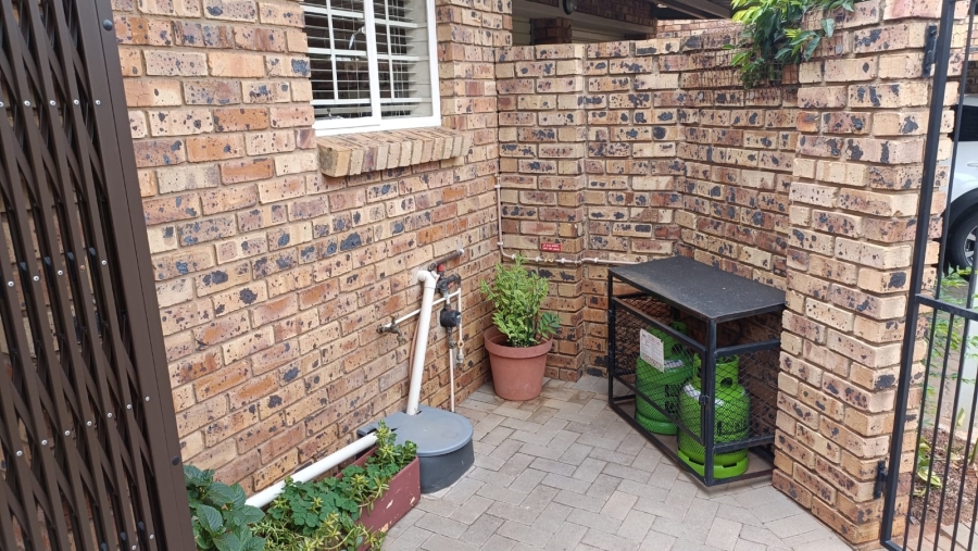 2 Bedroom Property for Sale in Montana Gauteng