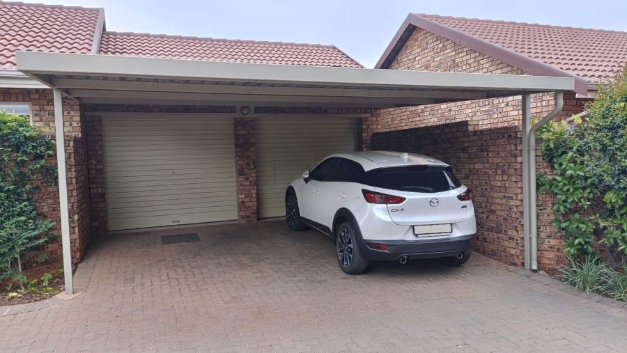 2 Bedroom Property for Sale in Montana Gauteng