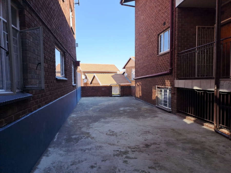 2 Bedroom Property for Sale in Edleen Gauteng