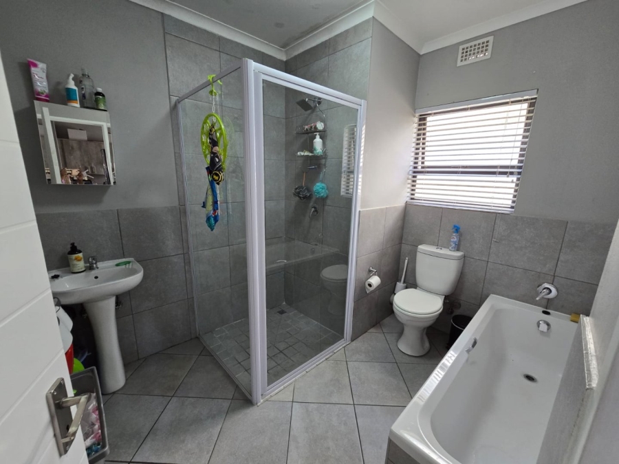 To Let 3 Bedroom Property for Rent in Norton Home Estate AH Gauteng