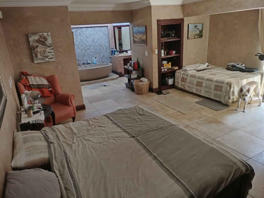 5 Bedroom Property for Sale in Ninapark Gauteng