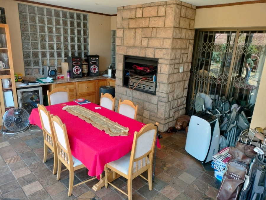 5 Bedroom Property for Sale in Ninapark Gauteng