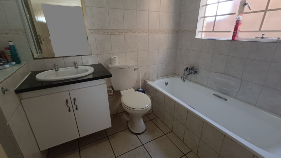 3 Bedroom Property for Sale in Annlin Gauteng