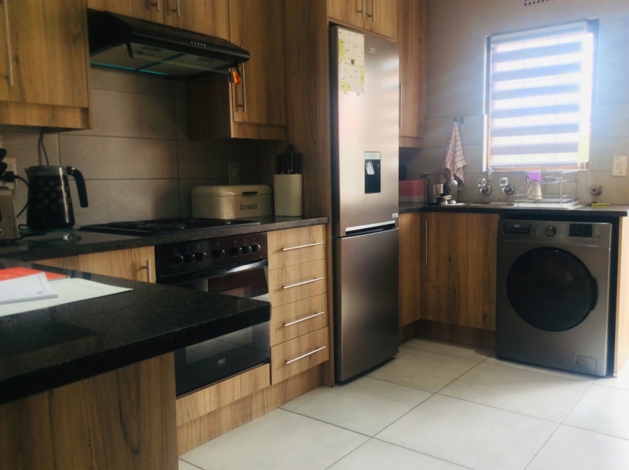 2 Bedroom Property for Sale in Verwoerdpark Gauteng