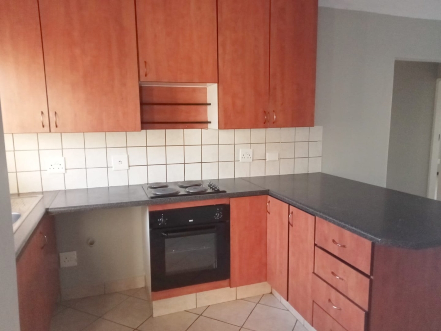 To Let 2 Bedroom Property for Rent in Vorna Valley Gauteng