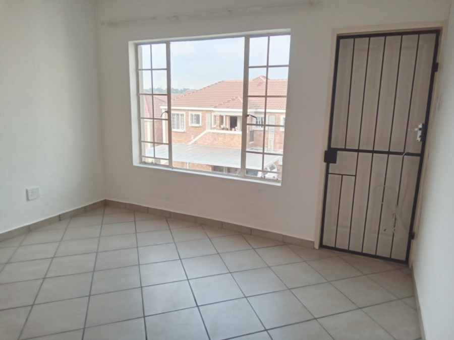 To Let 2 Bedroom Property for Rent in Vorna Valley Gauteng