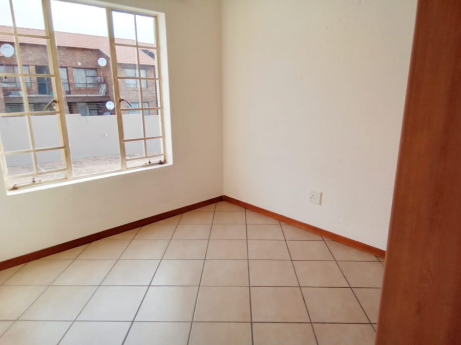 To Let 2 Bedroom Property for Rent in Vorna Valley Gauteng