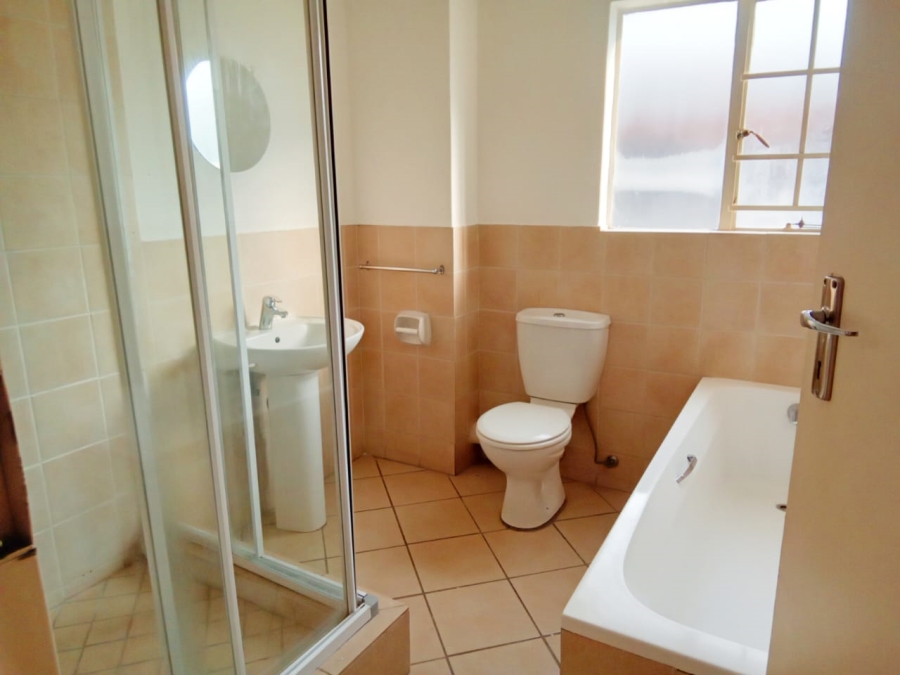 To Let 2 Bedroom Property for Rent in Vorna Valley Gauteng