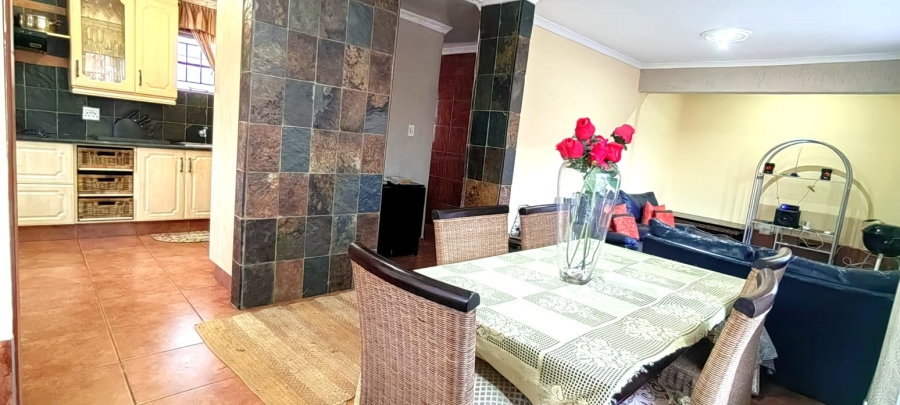 2 Bedroom Property for Sale in Dawn Park Gauteng