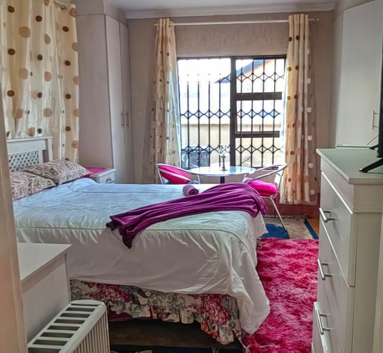 2 Bedroom Property for Sale in Dawn Park Gauteng