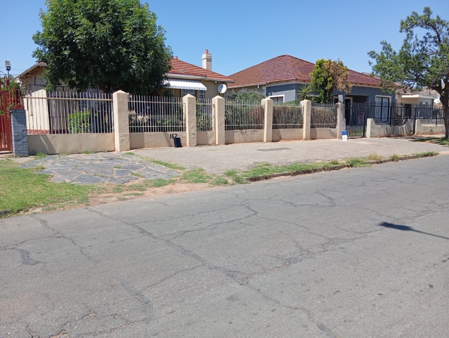 3 Bedroom Property for Sale in Kenilworth Gauteng