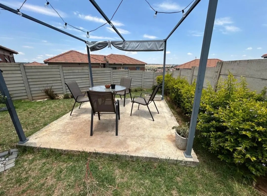 3 Bedroom Property for Sale in Thatch Hill Estate Gauteng