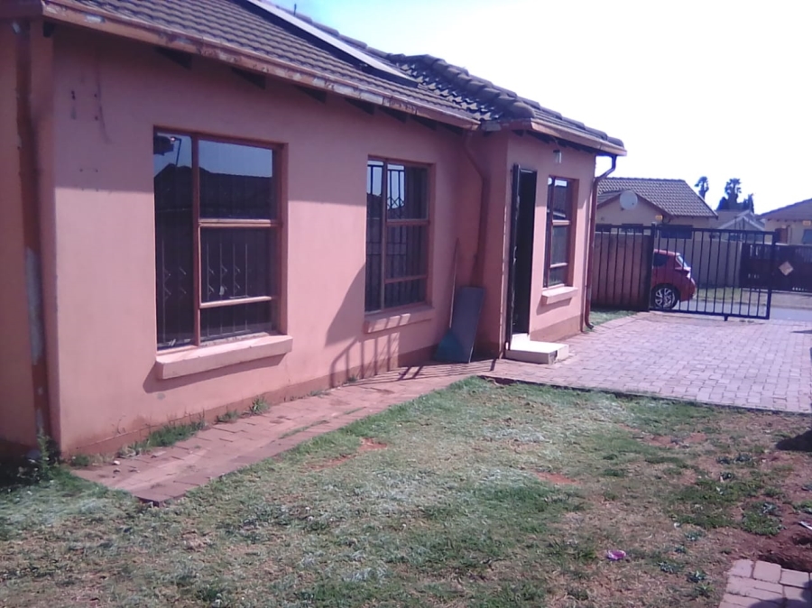 To Let 3 Bedroom Property for Rent in Dawn Park Gauteng