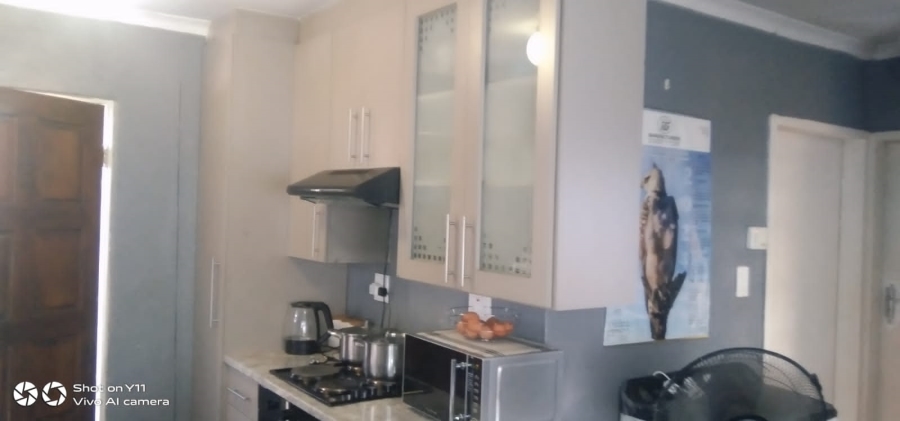 2 Bedroom Property for Sale in Windmill Park Gauteng