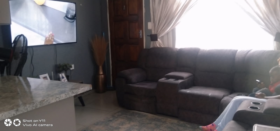 2 Bedroom Property for Sale in Windmill Park Gauteng