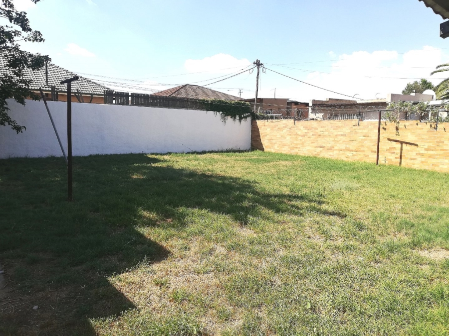 3 Bedroom Property for Sale in Towerby Gauteng