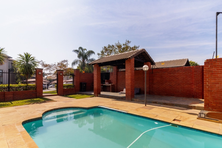 2 Bedroom Property for Sale in North Riding Gauteng