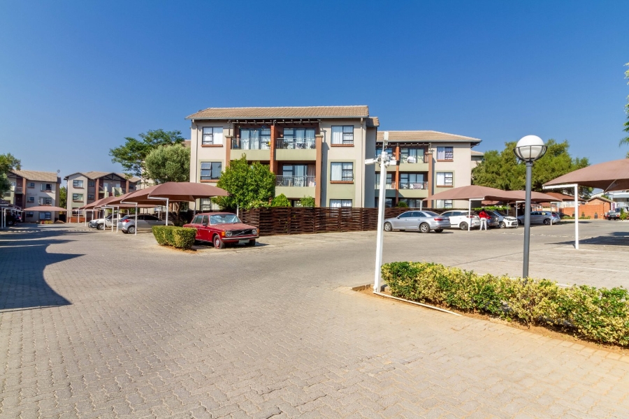 2 Bedroom Property for Sale in North Riding Gauteng