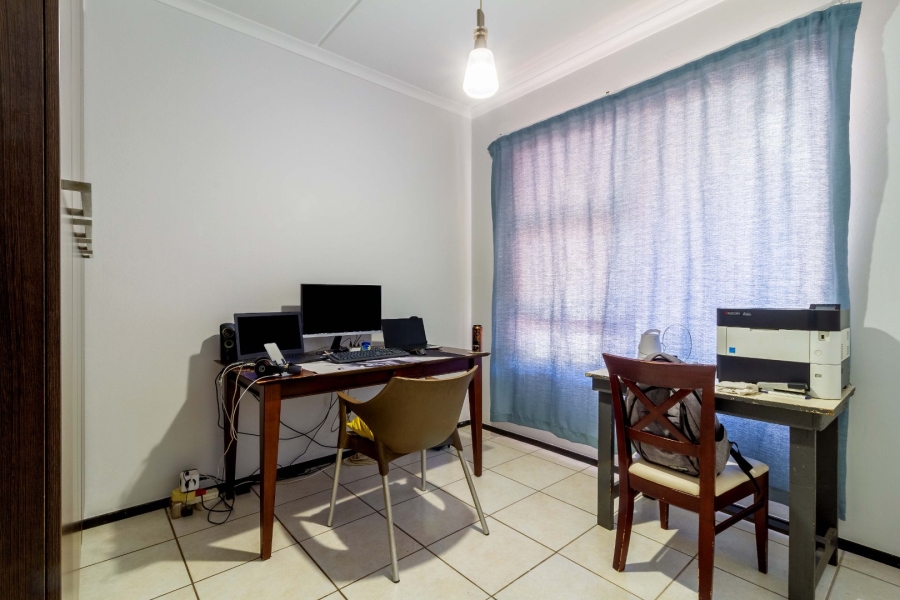 2 Bedroom Property for Sale in North Riding Gauteng