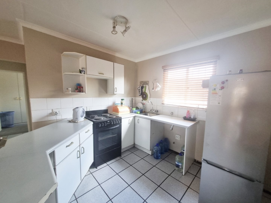 2 Bedroom Property for Sale in Lakefield Gauteng