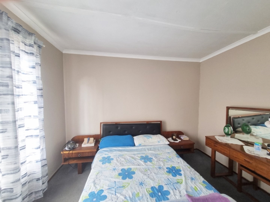 2 Bedroom Property for Sale in Lakefield Gauteng