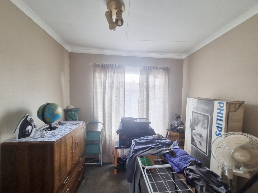 2 Bedroom Property for Sale in Lakefield Gauteng