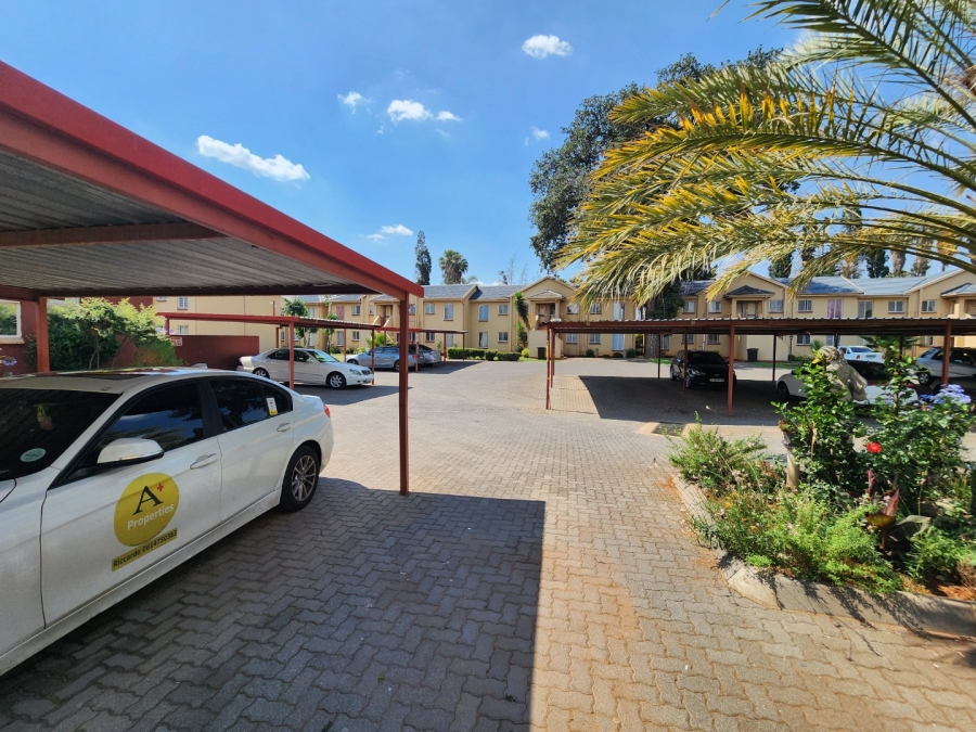 2 Bedroom Property for Sale in Lakefield Gauteng