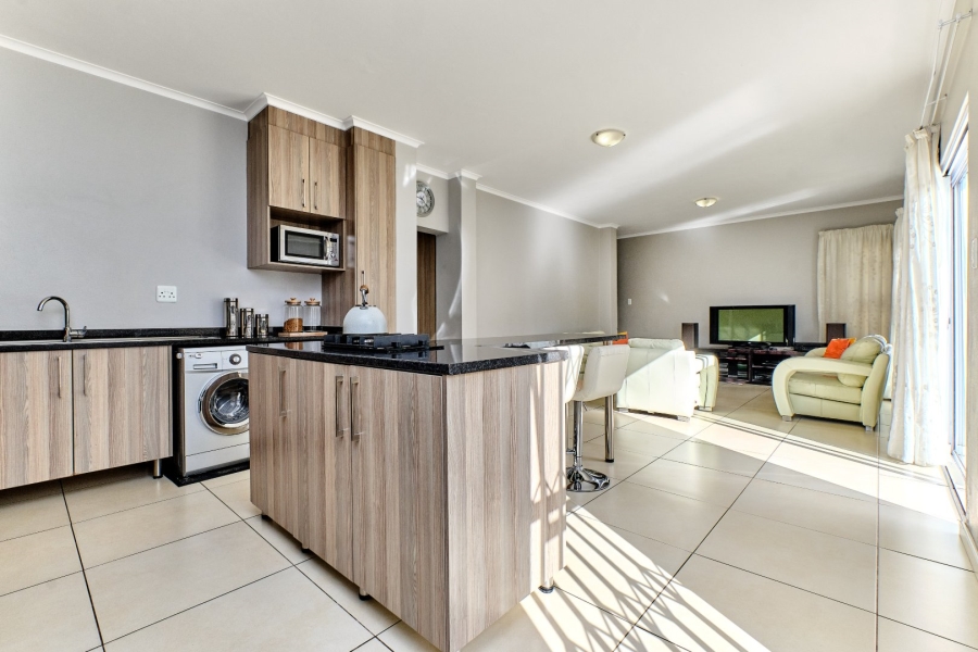 To Let 3 Bedroom Property for Rent in Blue Hills Gauteng