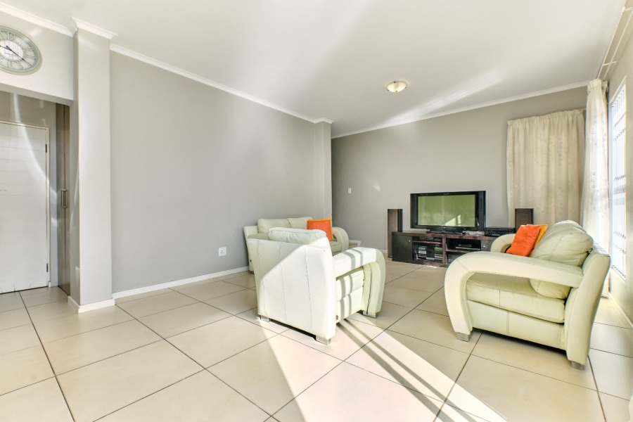 To Let 3 Bedroom Property for Rent in Blue Hills Gauteng