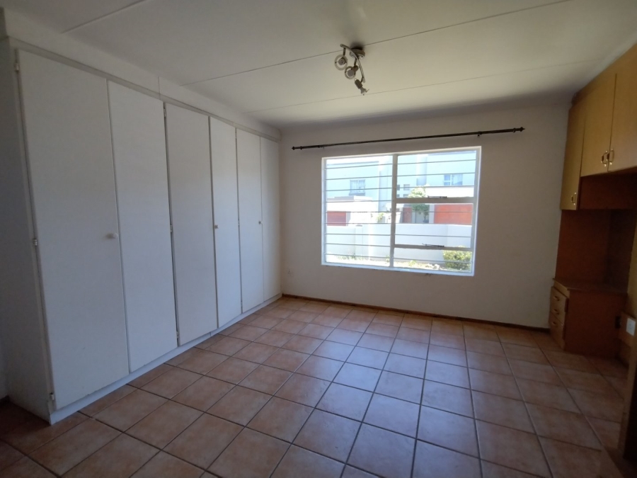 To Let 4 Bedroom Property for Rent in Oakdene Gauteng