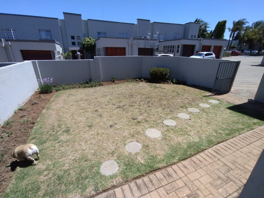 To Let 4 Bedroom Property for Rent in Oakdene Gauteng